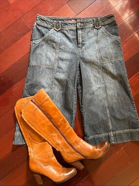 Jones Wear Jeans Red Label on blue Denim “Gaucho”. Size 14 vintage